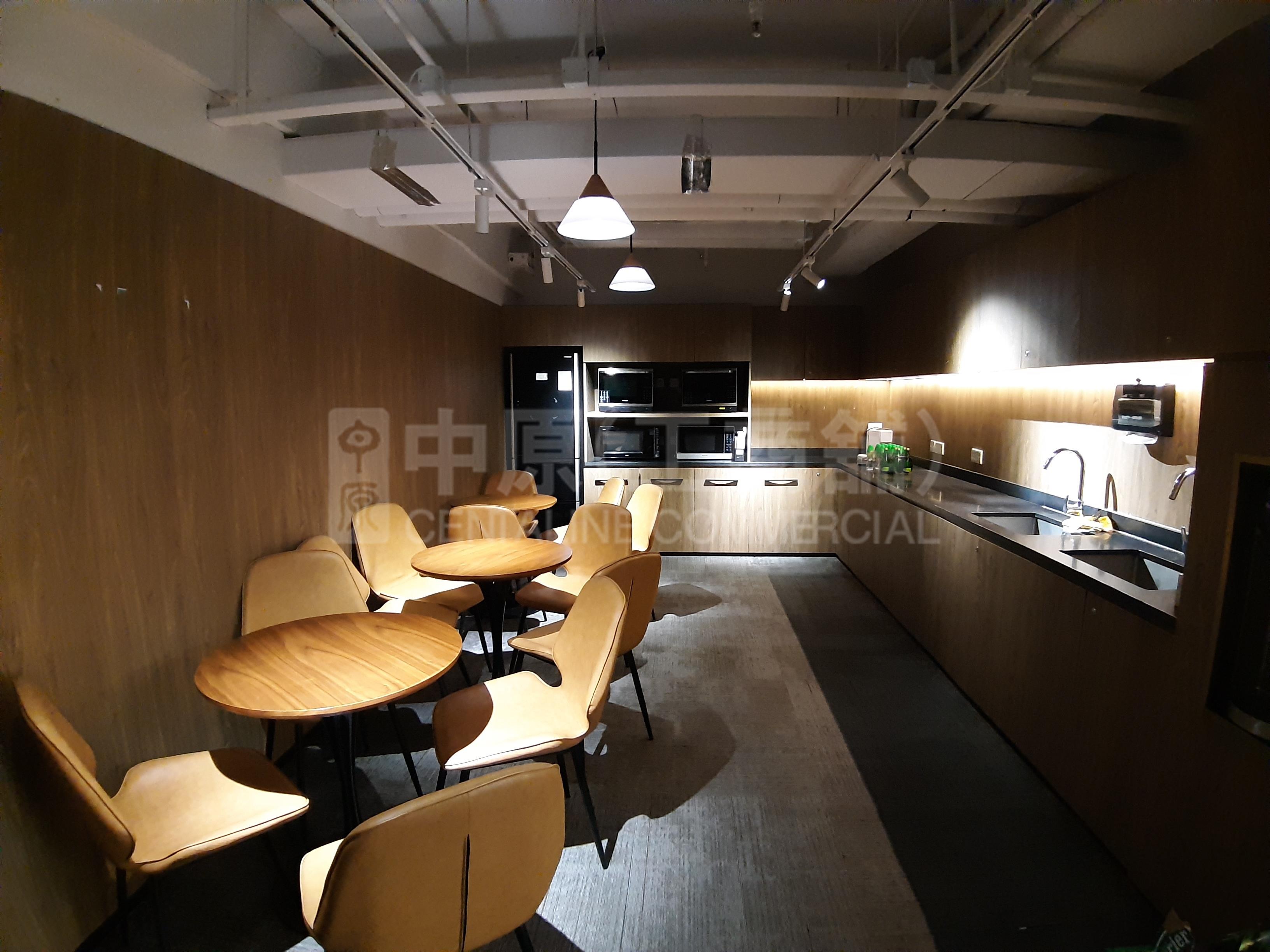 Photo materials about Tsim Sha Tsui Centre | Office Listing | Centaline Commercial