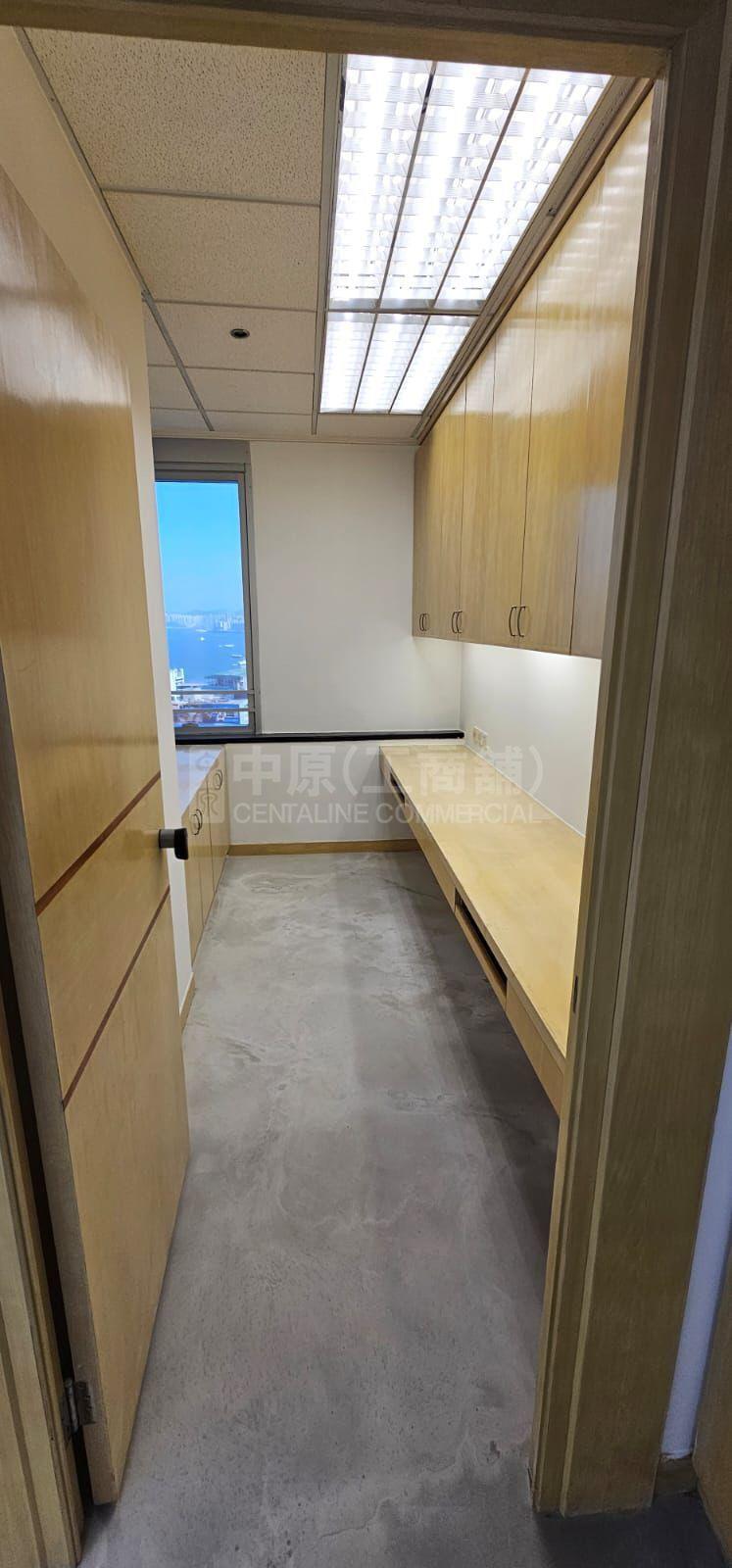 Photo materials about 118 Connaught Road West | Office Listing | Centaline Commercial